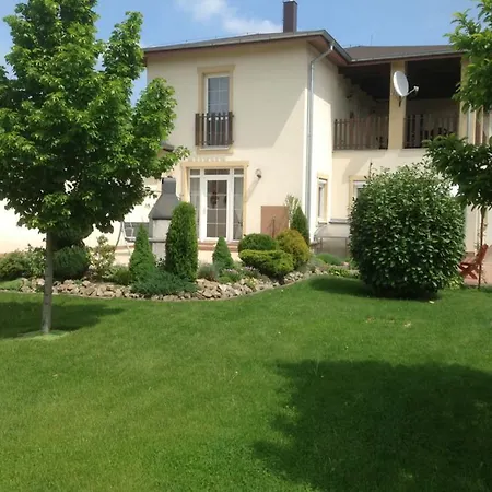 Vila Aura * Veľký Meder